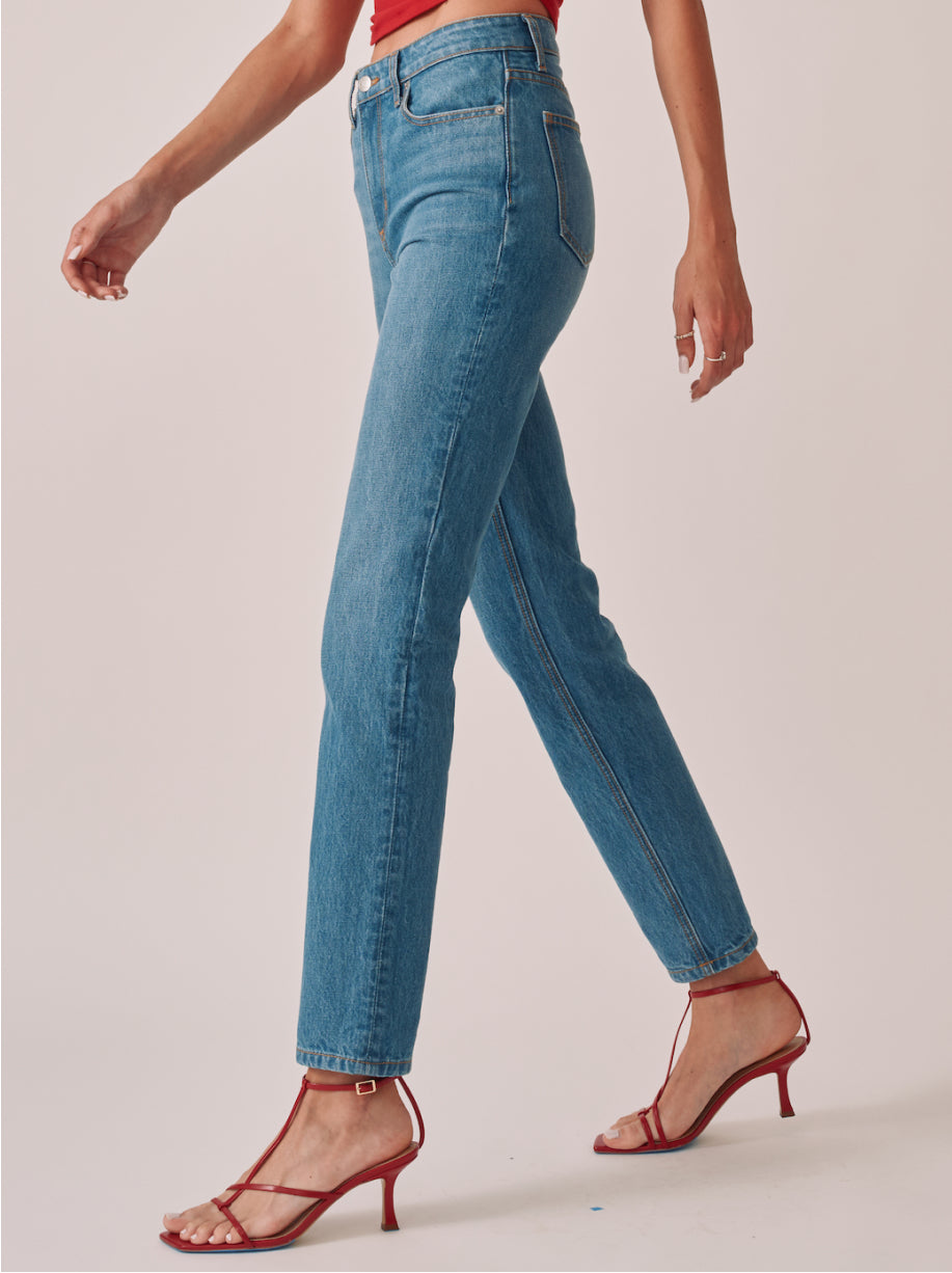 The Only Pair Of Jeans You’ll Ever Want to Wear Again.