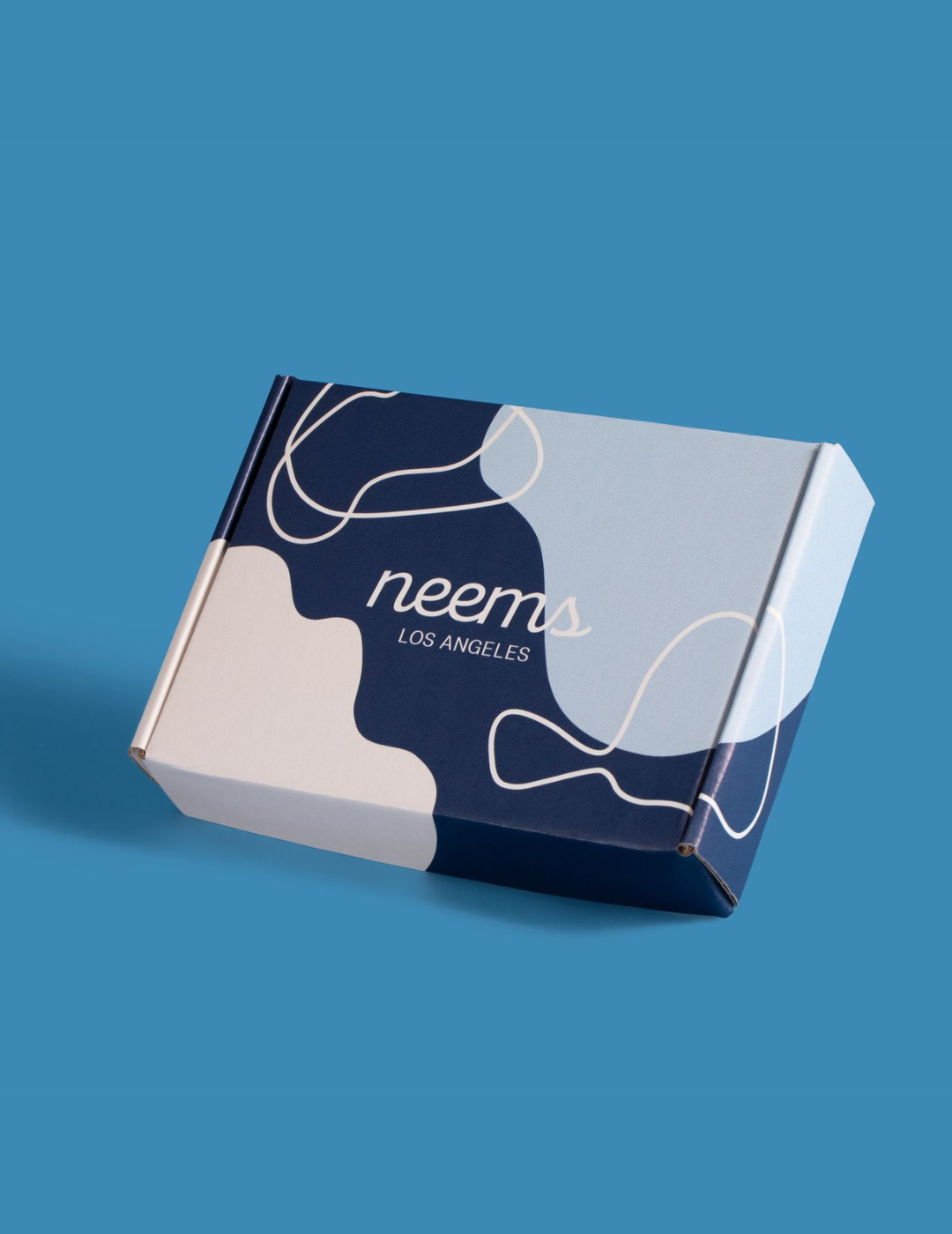 The Neems Box: premium, custom-made jeans in the convenience of an eco-friendly gift kit