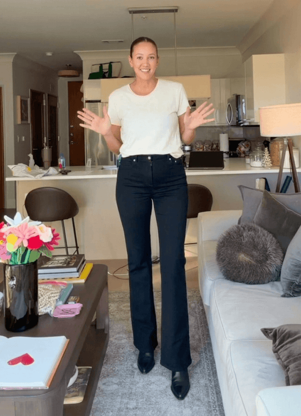 Alexis is 6'0''